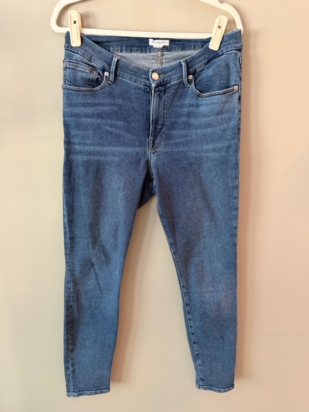 Good American Skinny Jeans in Blue Wash